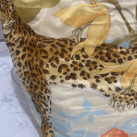 **SALE**Salvatore Ferragamo Gorgeous Tiger Tote - Picture 4 of 7